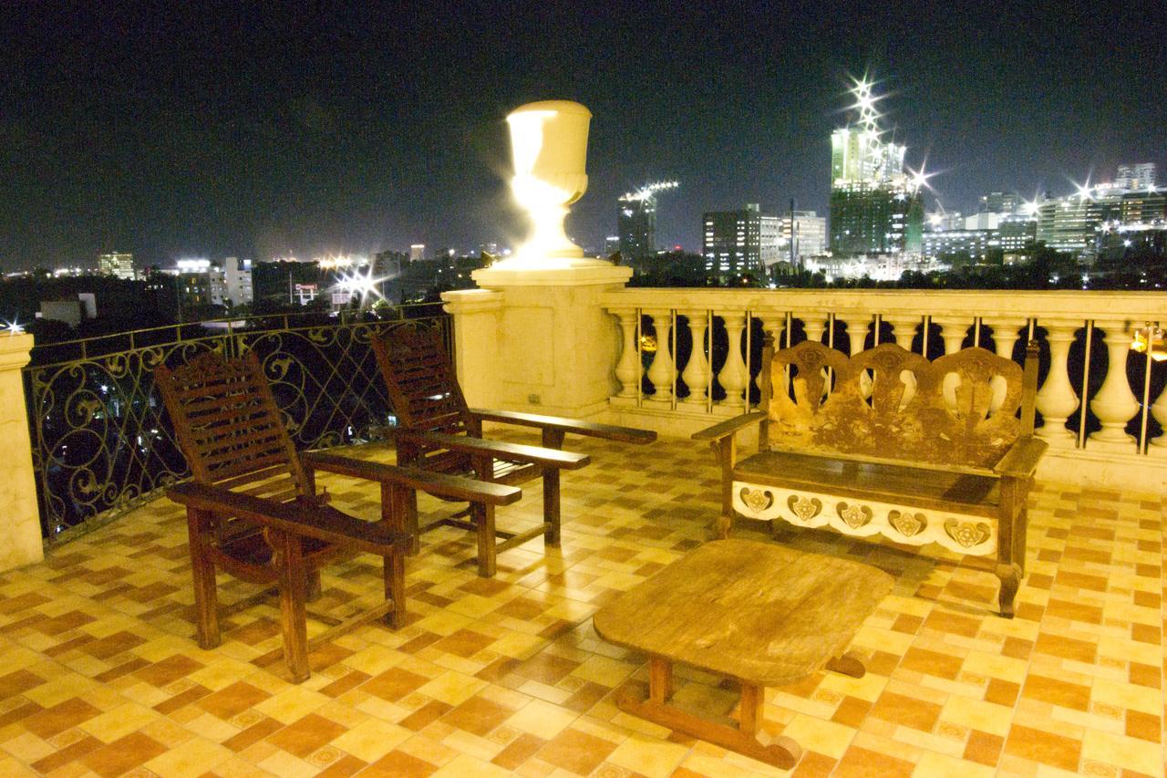 Sophia Suites Residence Hotel Cebu Exteriör bild