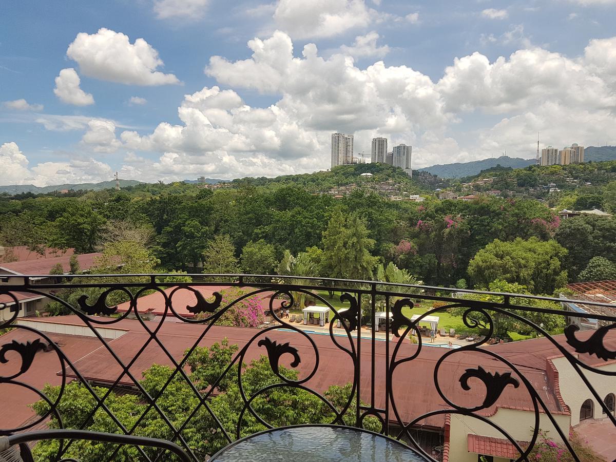 Sophia Suites Residence Hotel Cebu Exteriör bild