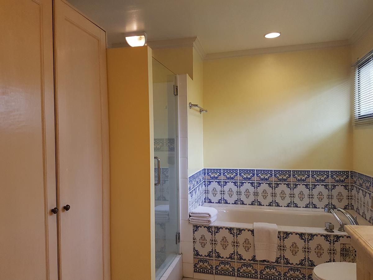 Sophia Suites Residence Hotel Cebu Exteriör bild