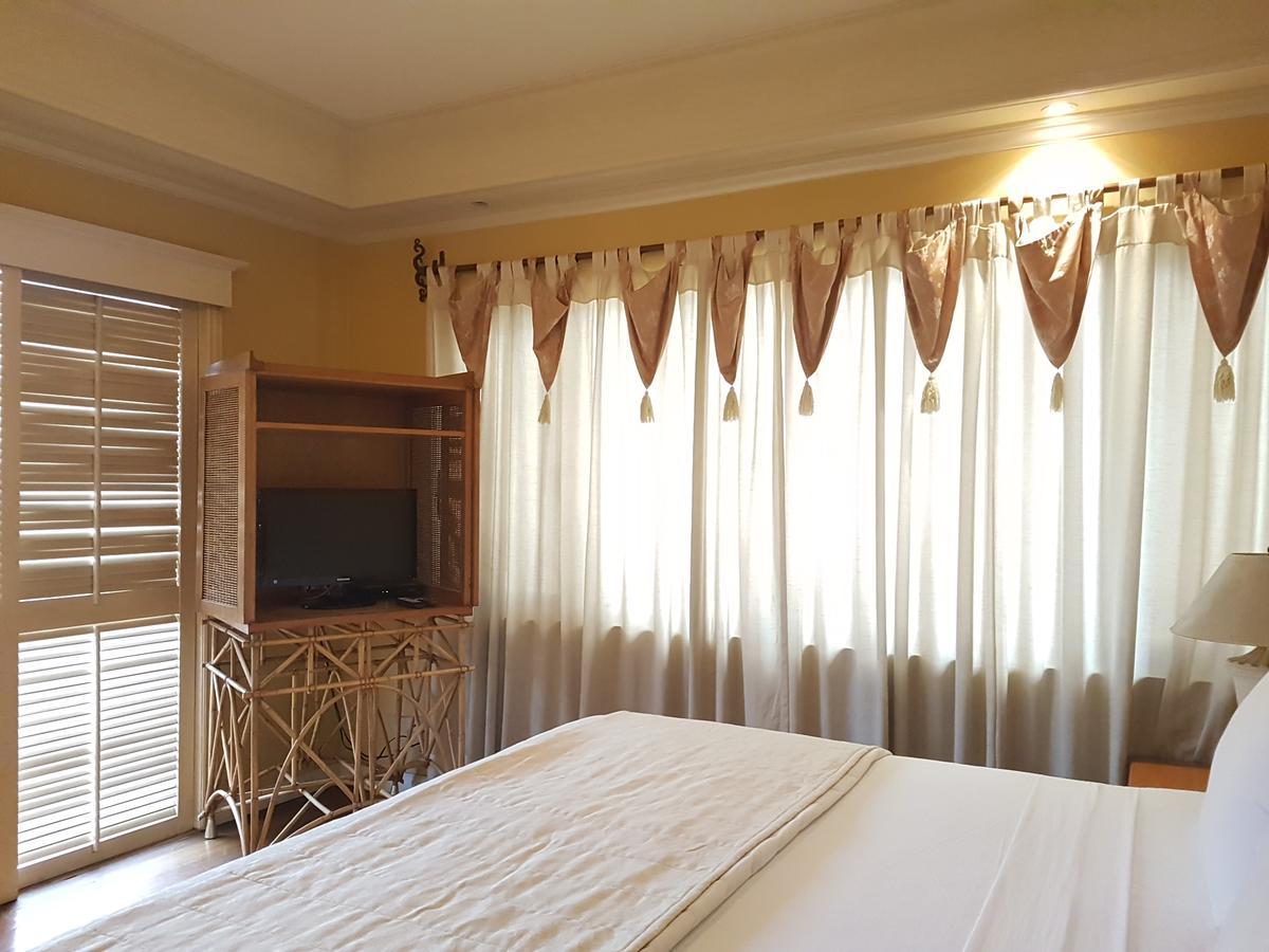 Sophia Suites Residence Hotel Cebu Exteriör bild